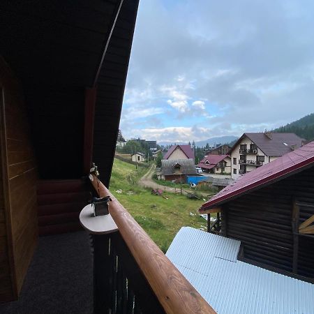 Маєток "Zymon & Ski" Boekovel Buitenkant foto
